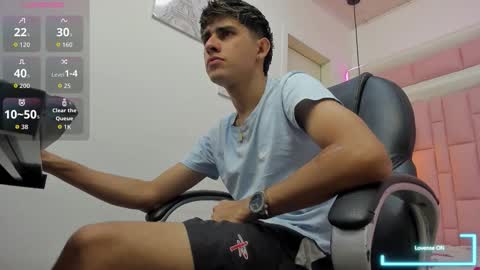 dyla_n18_ online show from October 12, 11:50 pm