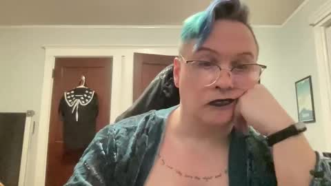 dylanesque27 online show from May 3, 2:50 am
