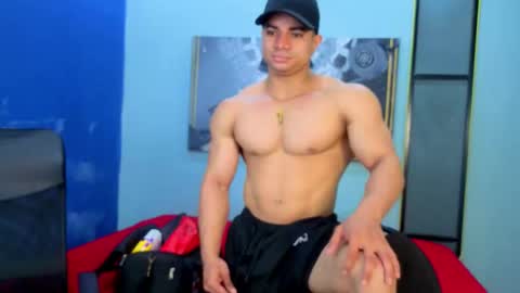 dylanguss online show from December 4, 12:16 pm