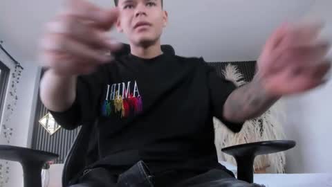 dylanroyce_ online show from March 10, 12:53 pm