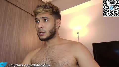 Snapshot of dylanxfun chatting on September 12, 8:11 pm dylanxfun online show from September 12, 8:11 pm