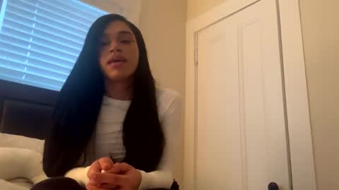 Dynasty online show from February 5, 9:40 pm