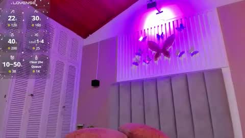 Snapshot of dyvis_22 chatting on September 25, 11:39 am Juana online show from September 25, 11:39 am