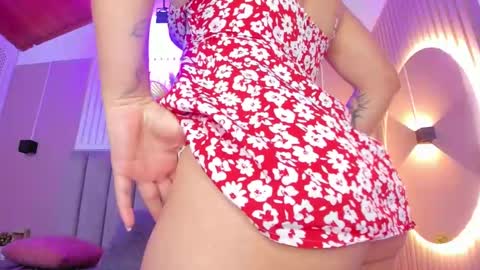 Snapshot of dyvis_22 chatting on February 14, 5:25 pm Juana online show from February 14, 5:25 pm