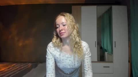 fansly - yourbestbaby online show from January 6, 3:43 am