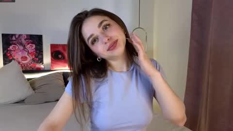 Snapshot of earlenebigge chatting on October 22, 1:53 am Kriss online show from October 22, 1:53 am