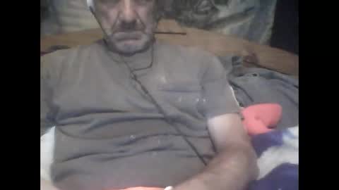 Snapshot of easye4015 chatting on October 22, 10:29 am Easye online show from October 22, 10:29 am