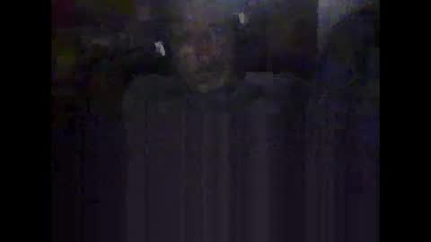 Snapshot of easye4015 chatting on December 29, 3:03 pm Easye online show from December 29, 3:03 pm