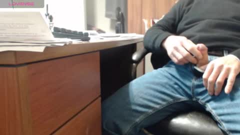 Easy Going Guy online show from November 12, 10:01 pm