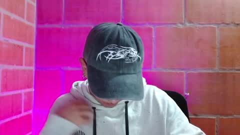 eather_luxury online show from November 15, 8:10 pm