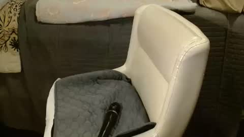 Six online show from February 7, 6:13 pm