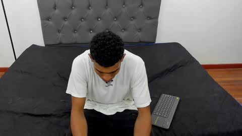 ebons_sexy online show from December 1, 10:56 pm