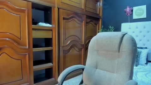 ebony_katterin online show from April 13, 11:47 am