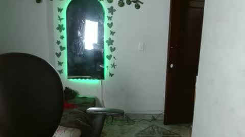 ebony_luna1 online show from May 13, 4:38 pm