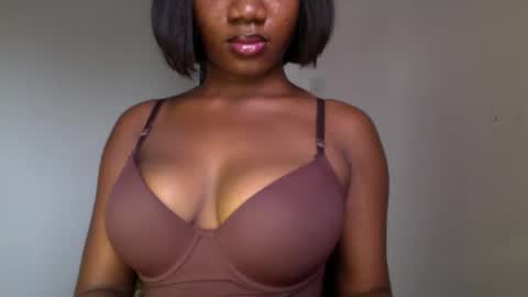 delilah online show from April 12, 11:03 am