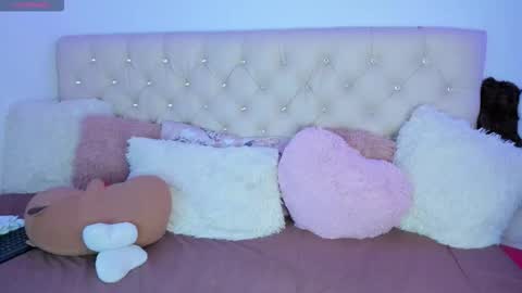 Queen Ebony online show from December 18, 9:43 pm