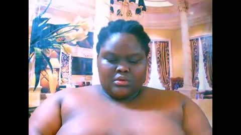 ebonyhotbuns4u2luv online show from September 18, 6:56 pm