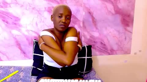Snapshot of ebonyolive69 chatting on October 20, 6:24 pm Cindy online show from October 20, 6:24 pm