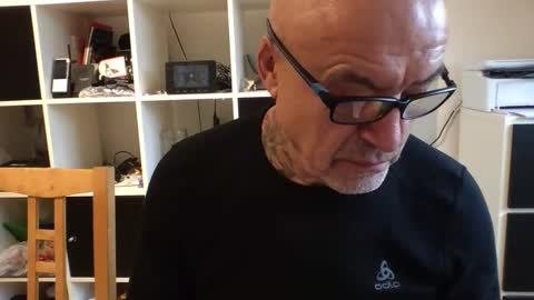 Snapshot of eddelmar chatting on February 26, 12:49 pm eddelmar online show from February 26, 12:49 pm