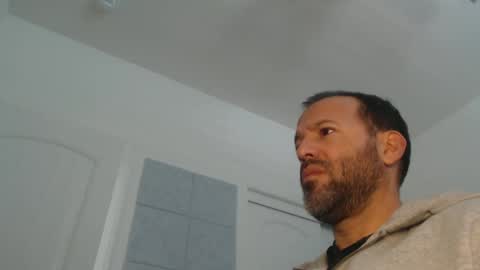 Snapshot of edge_masters chatting on December 9, 6:57 pm EdgeM online show from December 9, 6:57 pm