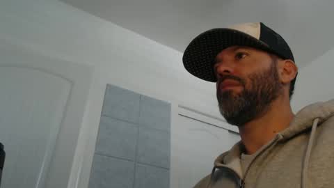 Snapshot of edge_masters chatting on February 9, 8:45 pm EdgeM online show from February 9, 8:45 pm