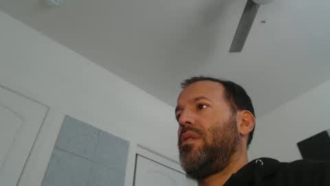 Snapshot of edge_masters chatting on December 13, 7:21 pm EdgeM online show from December 13, 7:21 pm