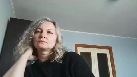 edithmanning online show from May 4, 6:31 am