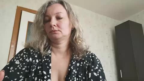 edithmanning online show from May 8, 6:41 am