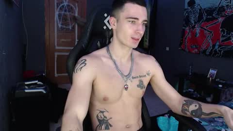 Snapshot of eduard_loveee chatting on October 24, 11:00 am Eduar online show from October 24, 11:00 am