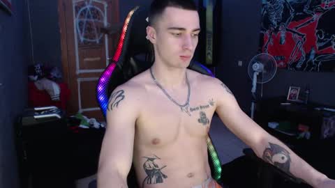 Snapshot of eduard_loveee chatting on February 2, 11:51 am Eduar online show from February 2, 11:51 am