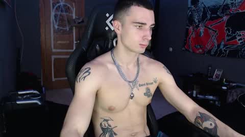 Snapshot of eduard_loveee chatting on October 2, 9:08 am Eduar online show from October 2, 9:08 am