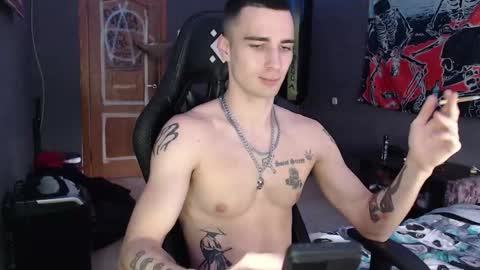 Snapshot of eduard_loveee chatting on October 16, 9:42 am Eduar online show from October 16, 9:42 am