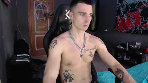 Snapshot of eduard_loveee chatting on September 28, 12:47 pm Eduar online show from September 28, 12:47 pm