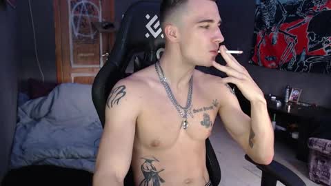 Snapshot of eduard_loveee chatting on September 23, 7:57 am Eduar online show from September 23, 7:57 am