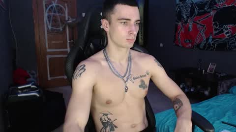 Snapshot of eduard_loveee chatting on October 29, 1:02 pm Eduar online show from October 29, 1:02 pm