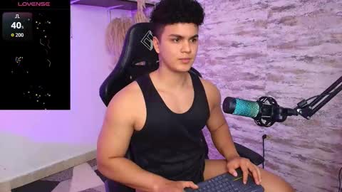 Snapshot of edward__clarck chatting on October 27, 5:02 pm EDWARD CLARCK online show from October 27, 5:02 pm