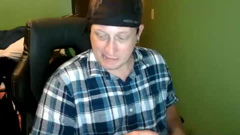 edwardaims_2please online show from June 29, 3:14 am