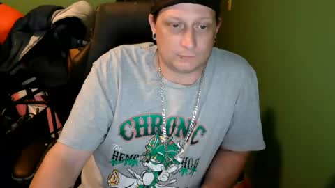 edwardaims_2please online show from June 12, 3:05 am