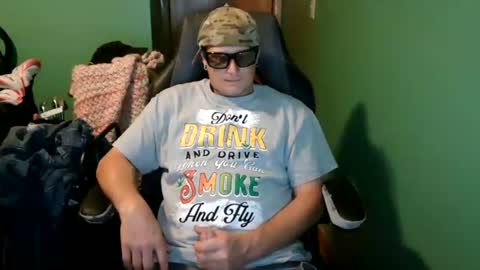 edwardaims_2please online show from July 17, 3:52 am