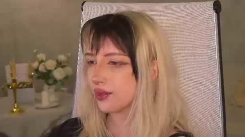EVA NON NUDE online show from June 11, 4:27 pm