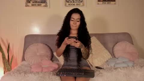 effy online show from July 17, 4:25 am