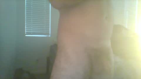 Snapshot of eggo33 chatting on September 26, 12:29 am gusthebus online show from September 26, 12:29 am