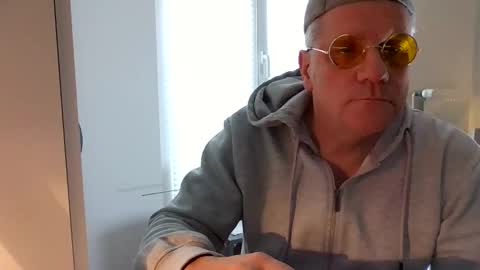 eichelhorn online show from October 27, 9:42 am