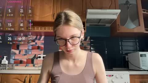 eileencrowday online show from April 20, 3:09 am