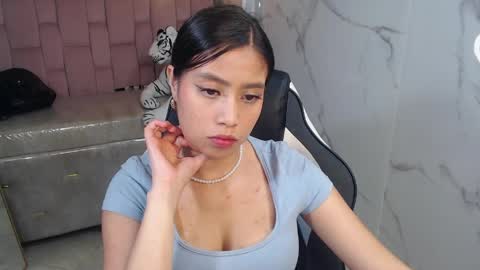 eimy18_b online show from May 11, 4:04 pm