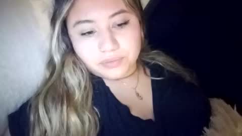 EIMY   MODEL INDEPENDENT online show from February 18, 5:07 am