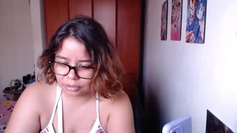 eimy_saenzz online show from March 9, 10:14 pm