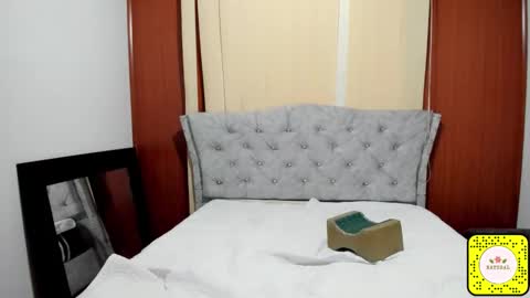 eitati_meghan_ online show from March 18, 10:59 pm