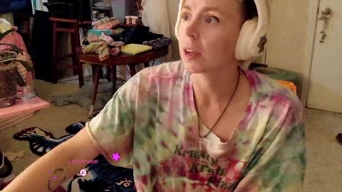 ejrabloom online show from April 16, 4:45 am