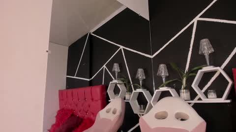 Ela online show from February 7, 11:03 pm